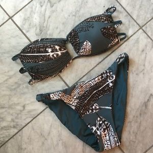 NWT Bandeau Bikini Feathers Teal Print